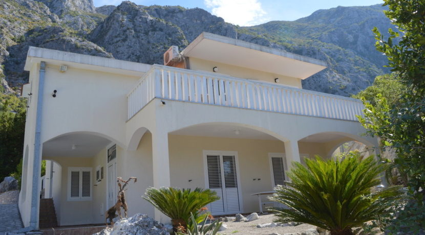 Real estate Orahovac Kotor-Top Estate Montenegro