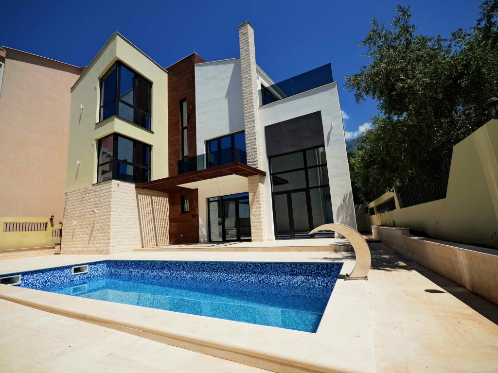 Luxury villa with swimming pool and sea view Budva