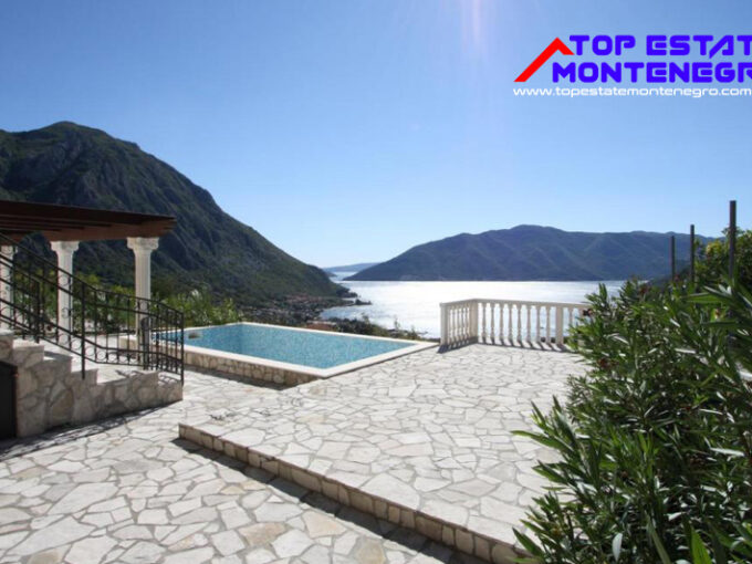 Beautiful house with pool Risan, Kotor-Top Estate Montenegro