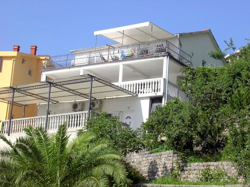 Family house on the coast line Morinj, Kotor