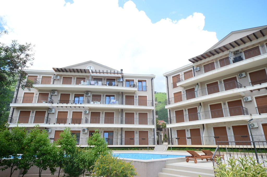 Apartments in new complex near sea Baosici, Herceg Novi