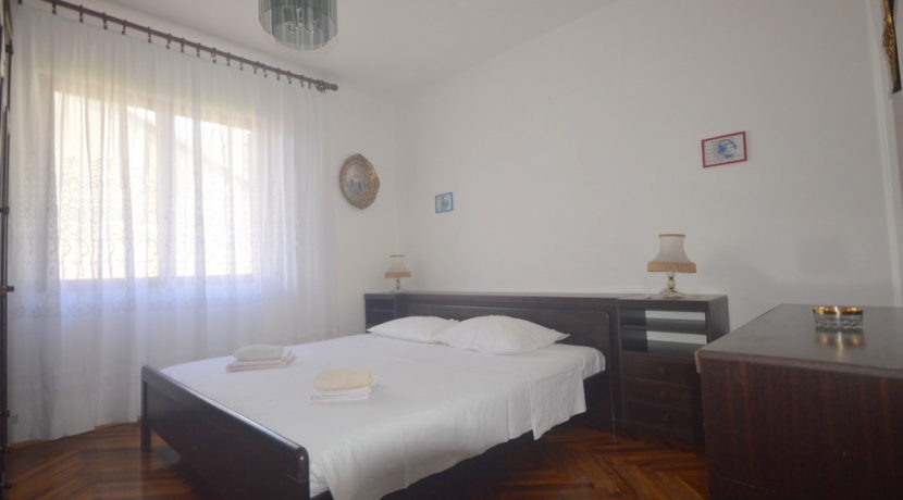 Stan u manjoj Zgradi Dobrota, Kotor-Top Nekretnine Crna Gora