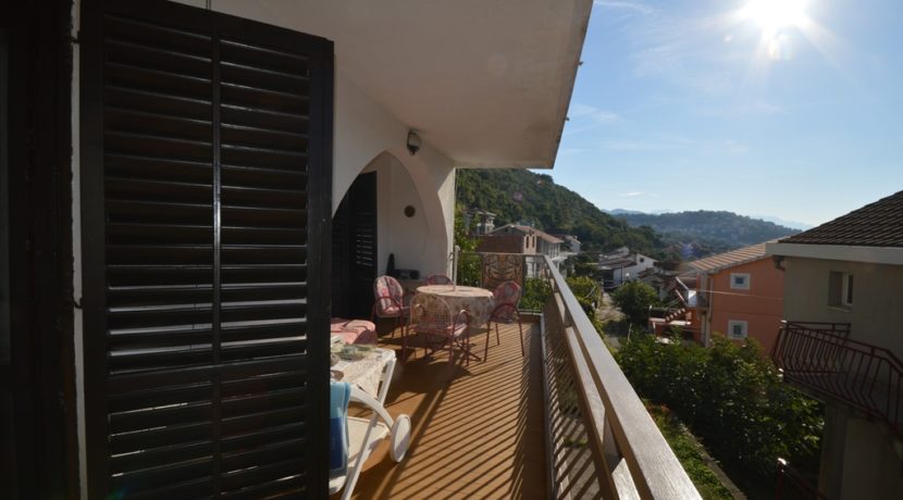 Stan sa lijepim balkonom Gomila, Igalo, Herceg Novi-Top Nekretnine Crna Gora