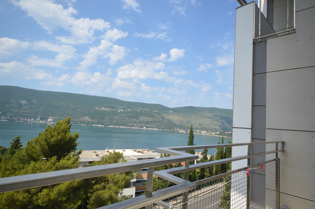 Attractive apartment with sea view Herceg Novi