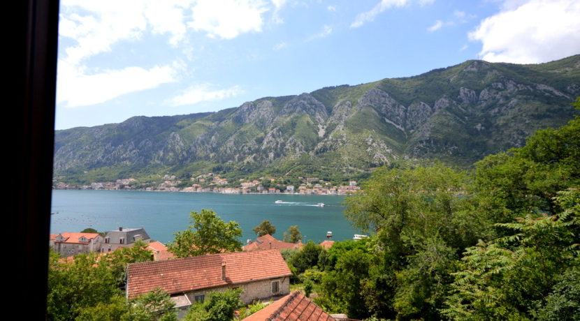Stan sa pogledom Dobrota, Kotor-Top Nekretnine Crna Gora