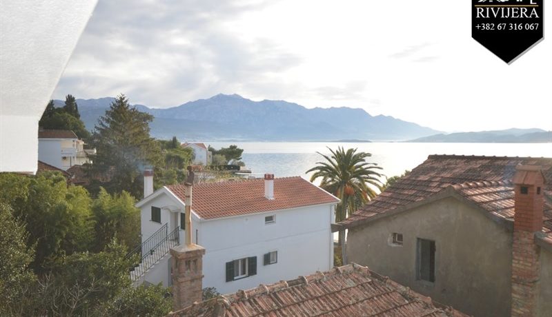 Дом с отличным видом на море Баошичи, Герцег Нови-Топ недвижимости Черногории