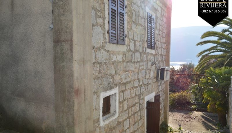 Руины с видом на море Кумбор, Герцег Нови-Топ недвижимости Черногории