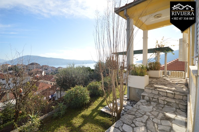 Villa in centre of old town Herceg Novi