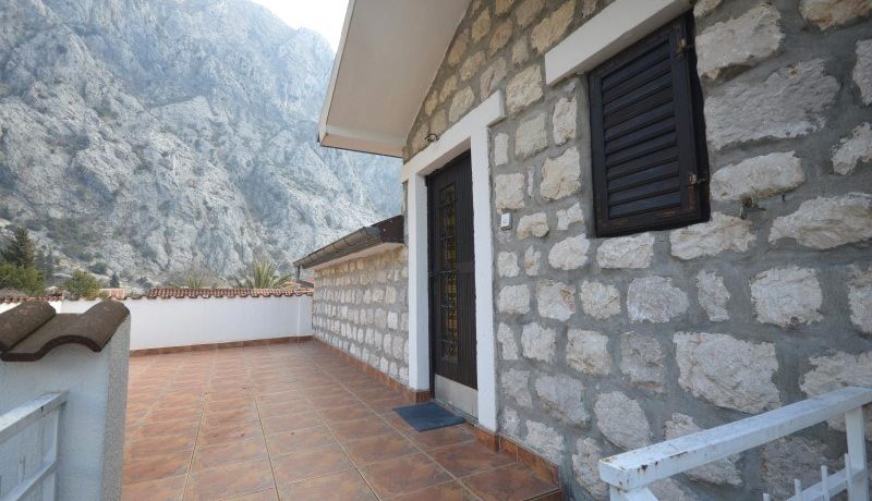 House with moorage Orahovac, Kotor-Top Estate Montenegro