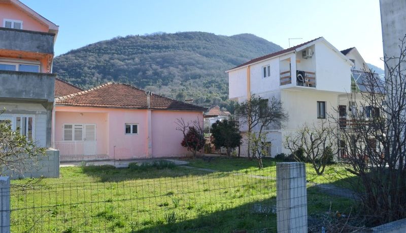 Дом с участком Селйаново, Тиват-Топ недвижимости Черногории