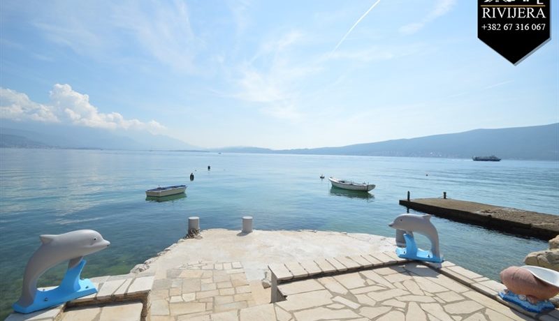 Kuća na atraktivnoj lokaciji Bijela, Herceg Novi-Top Nekretnine Crna Gora