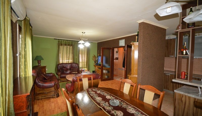 Prostrana kuća Drenovnik, Igalo, Herceg Novi-Top Nekretnine Crna Gora