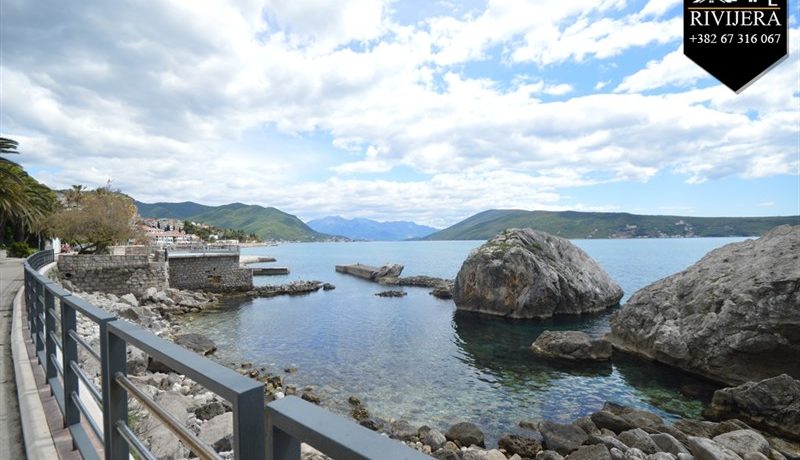 Stan sa pogledom na more Centar, Herceg Novi-Top Nekretnine Crna Gora