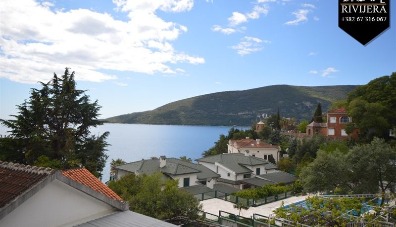 Квартира с видом на море Центр, Герцег Нови-Топ недвижимости Черногории