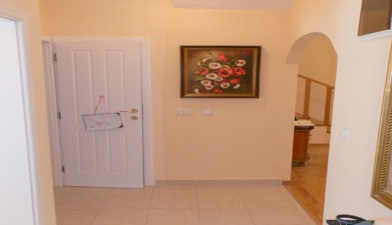 Comfortable three bedroom apartment Center, Tivat-Top Estate Montenegro