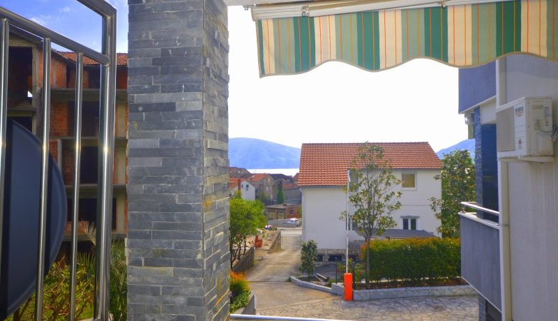 Zweizimmerwohnung mit Garage Donja Lastva, Tivat-Top Immobilien Montenegro