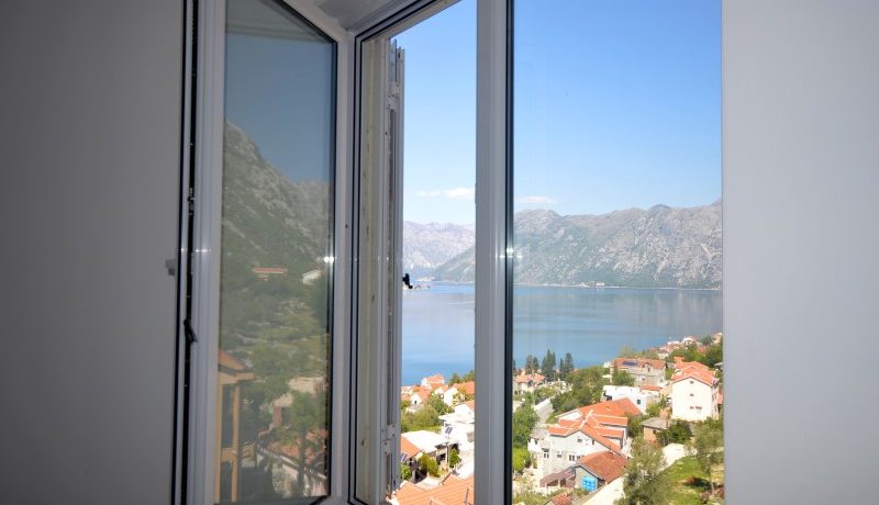 Stan sa pogledom na more Dobrota, Kotor-Top Nekretnine Crna Gora