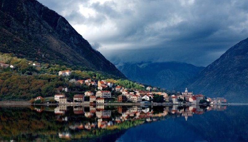 Moderne Villa am Meer Prcanj, Kotor-Top Immobilien Montenegro