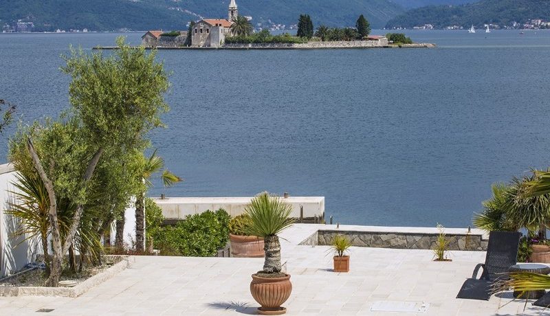 Funktional villa with pool, Tivat-Top Estate Montenegro