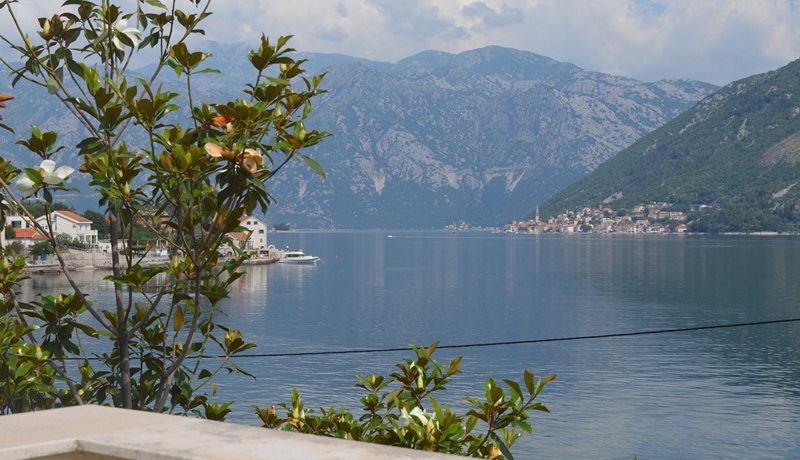 Вилла с видом на море Столив, Котор-Топ недвижимости Черногории