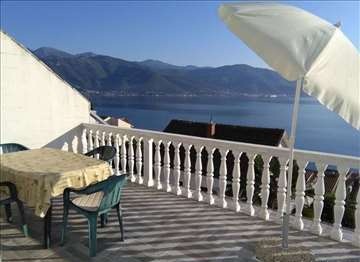 Četverospratna kuća Krašići, Tivat-Top Nekretnine Crna Gora
