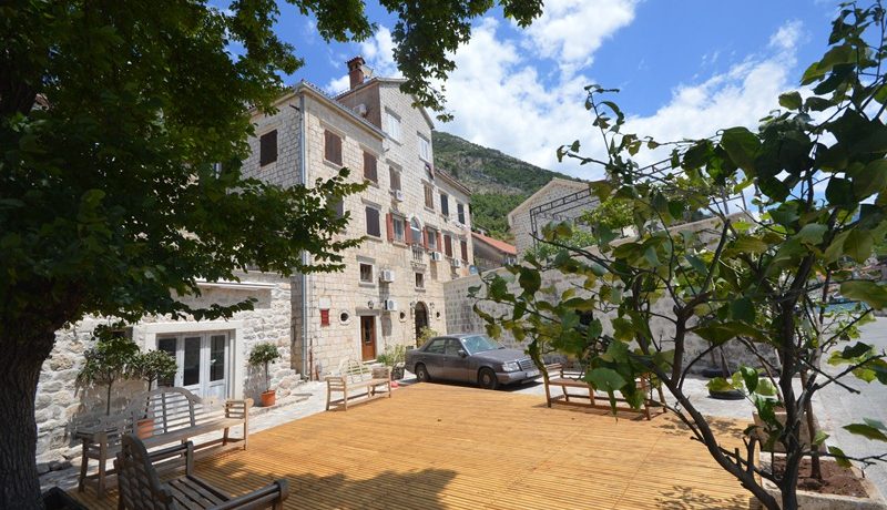 Studio apartment in stone building Perast, Kotor-Top Estate Montenegro