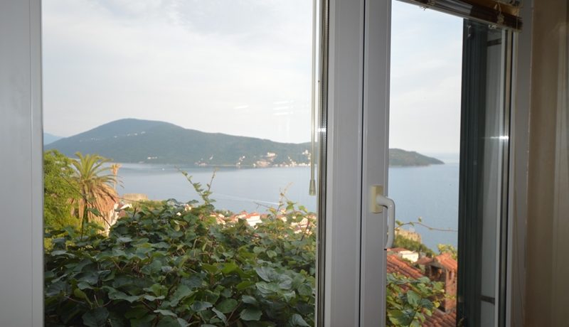 Atraktivna kuća sa panoramskim pogledom na more Herceg Novi-Top Nekretnine Crna Gora