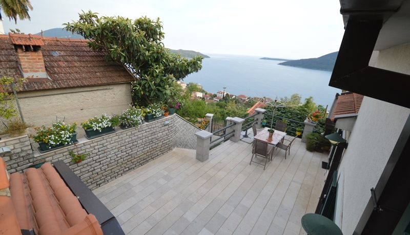 Attraktives Haus mit Panoramablick auf das Meer Herceg Novi-Top Immobilien Montenegro