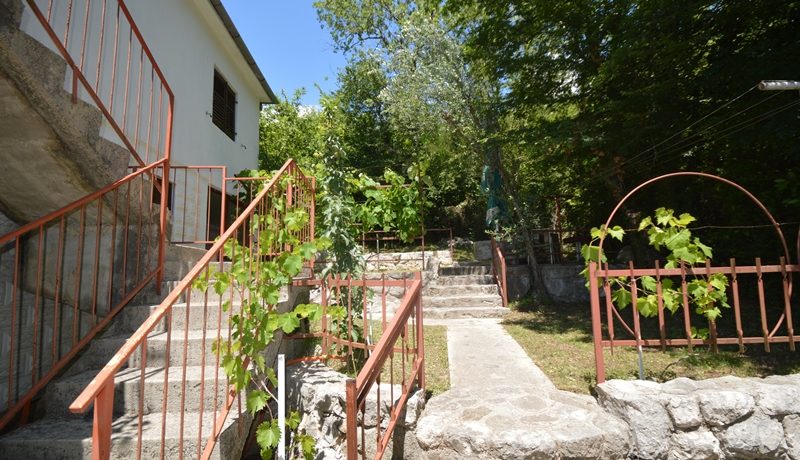 Дешевая двухкомнатная квартира Топла, Герцег Нови-Топ недвижимости Черногории