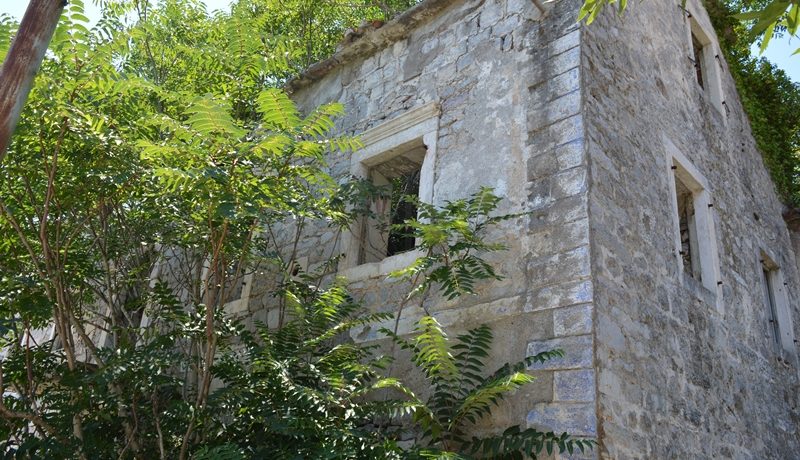 Привлекательная руина Каменари, Герцег Нови-Топ недвижимости Черногории