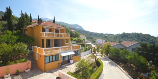 Beautiful two houses with a big plot Topla, Herceg Novi