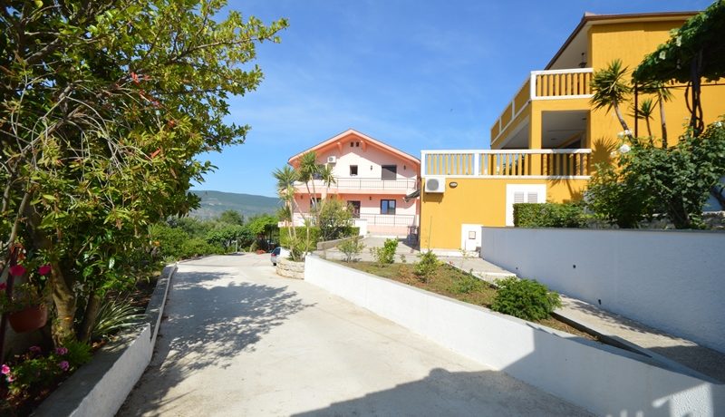 Predivne dvije kuće sa velikim zemljištem Topla, Herceg Novi-Top Nekretnine Crna Gora