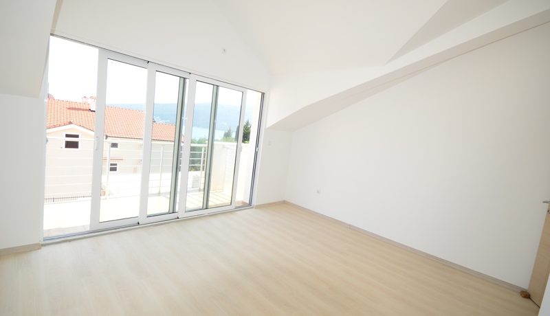 Komfortable Zwei Zimmer Zimmer Wohnung Baosici, Herceg Novi-Top Immobilien Montenegro