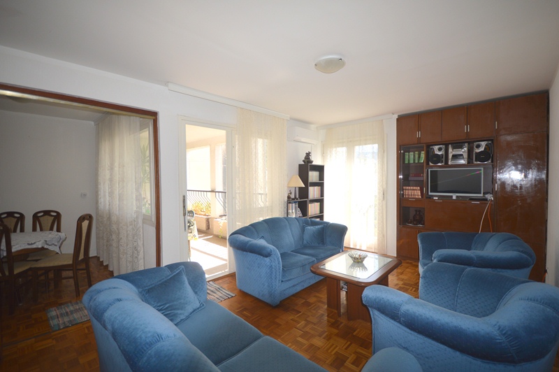 Decent two bedroom apartment Seljanovo, Tivat