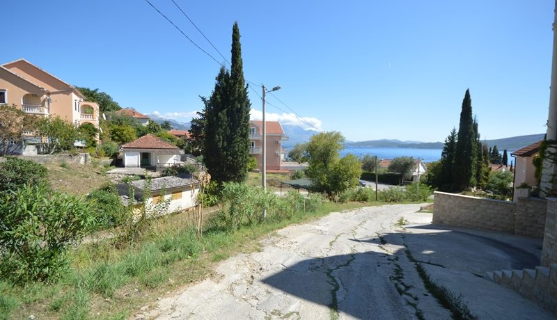 Plac na sunčanoj lokaciji Baošići , Herceg Novi-Top Nekretnine Crna Gora