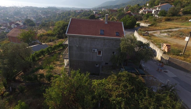 Prostrana kuća Češljar, Tivat-Top Nekretnine Crna Gora