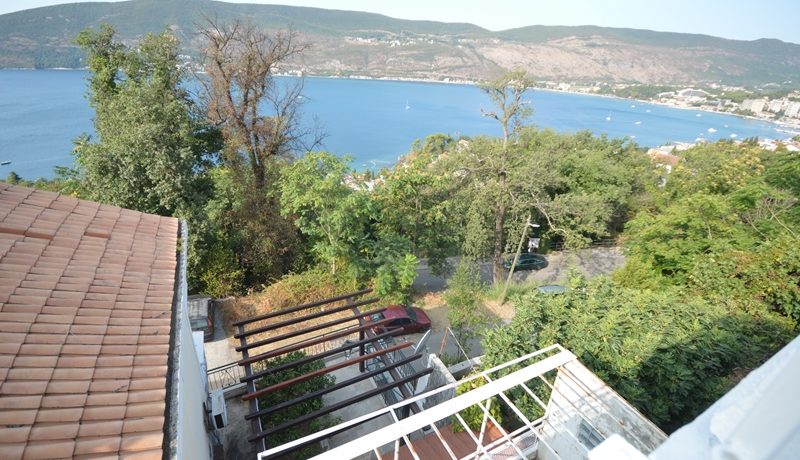 Dachgeschoss Ein Zimmer Wohnung Zentrum, Herceg Novi-Top Immobilien Montenegro