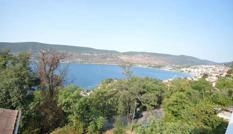 Jednosoban stan u podkrovlju Centar, Herceg Novi-Top Nekretnine Crna Gora