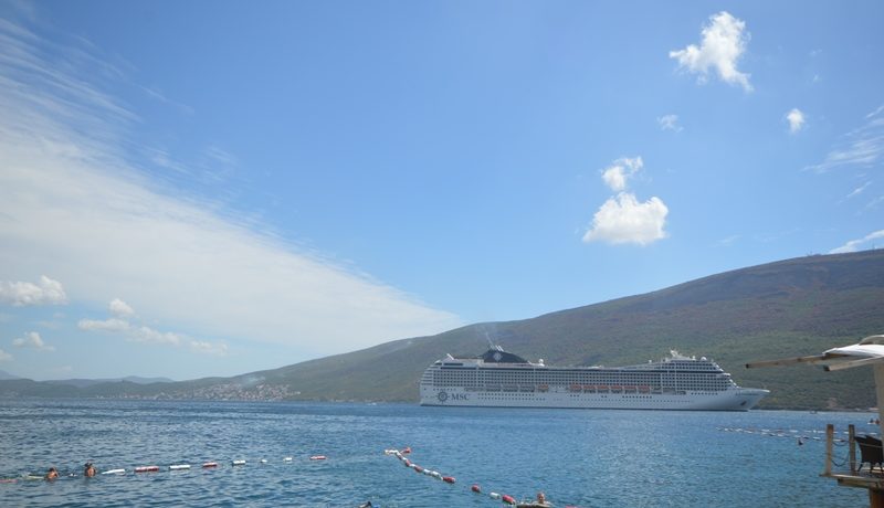 Apartments on the beach Djenovici, Herceg Novi-Top Estate Montenegro