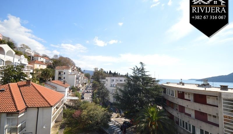 Gradski stan sa pogledom na more Centar, Herceg Novi-Top Nekretnine Crna Gora
