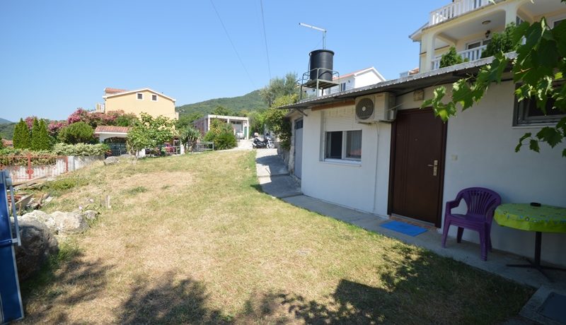 Haus mit Zwei Wohnungen Topla, Herceg Novi-Top Immobilien Montenegro