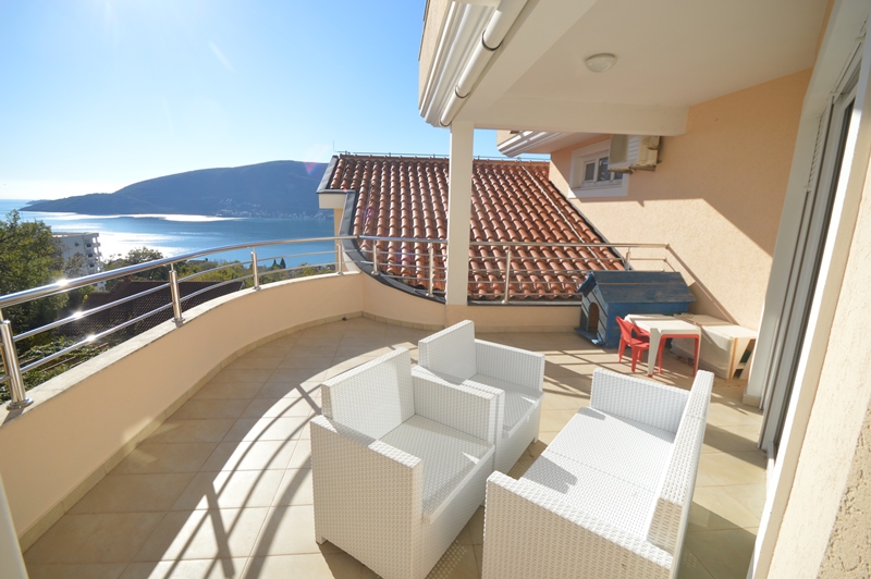 Luxuriöse Drei Zimmer Wohnung Topla, Herceg Novi