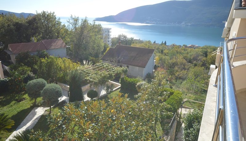Большая квартира с видом на море Топла, Герцег Нови-Топ недвижимости Черногории
