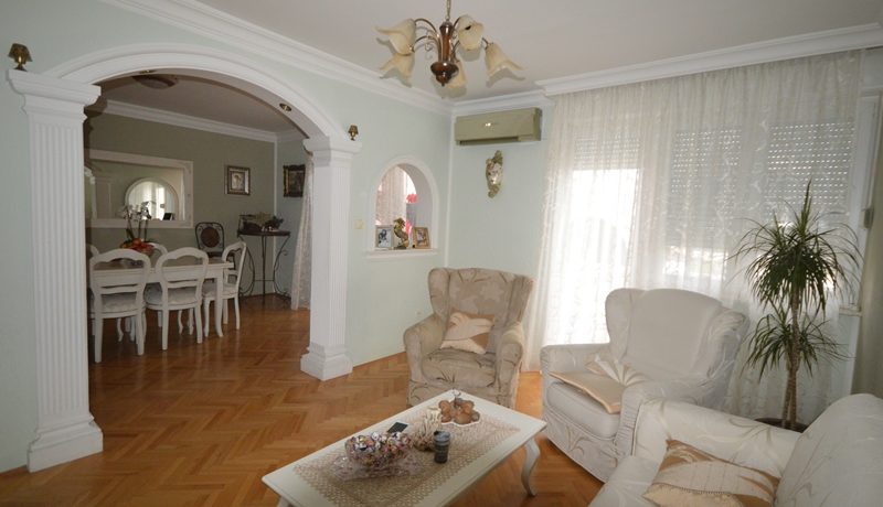 Schön eingerichtete Zwei Zimmer Wohnung Bijela, Herceg Novi-Top Immobilien Montenegro