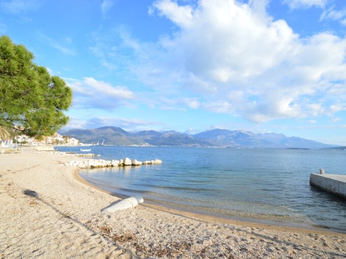 Plac Baošići, Herceg Novi-Top Nekretnine Crna Gora