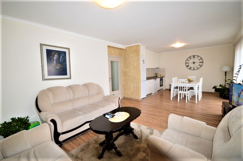 2-Zimmer Garten Wohnung mit Studio in Igalo