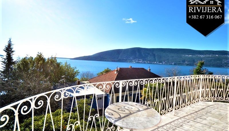 Predivna villa sa pogledom na more Centar, Herceg Novi-Top Nekretnine Crna Gora
