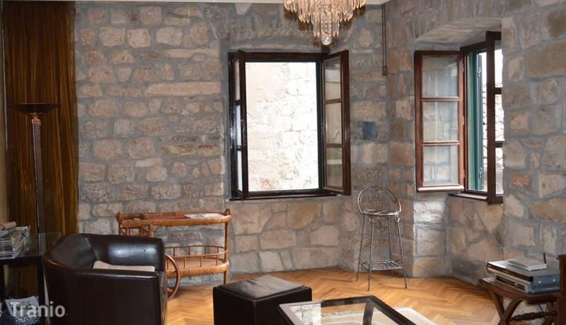 Beeindruckende Zwei Zimmer Wohnung Kotor-Top Immobilien Montenegro