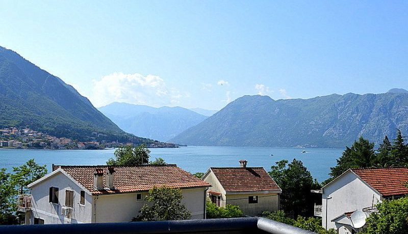 Nov trosoban stan sa pogledom na more Dobrota, Kotor-Top Nekretnine Crna Gora