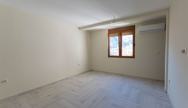 New three bedroom flat with sea view Dobrota, Kotor-Top Nekretnine Crna Gora